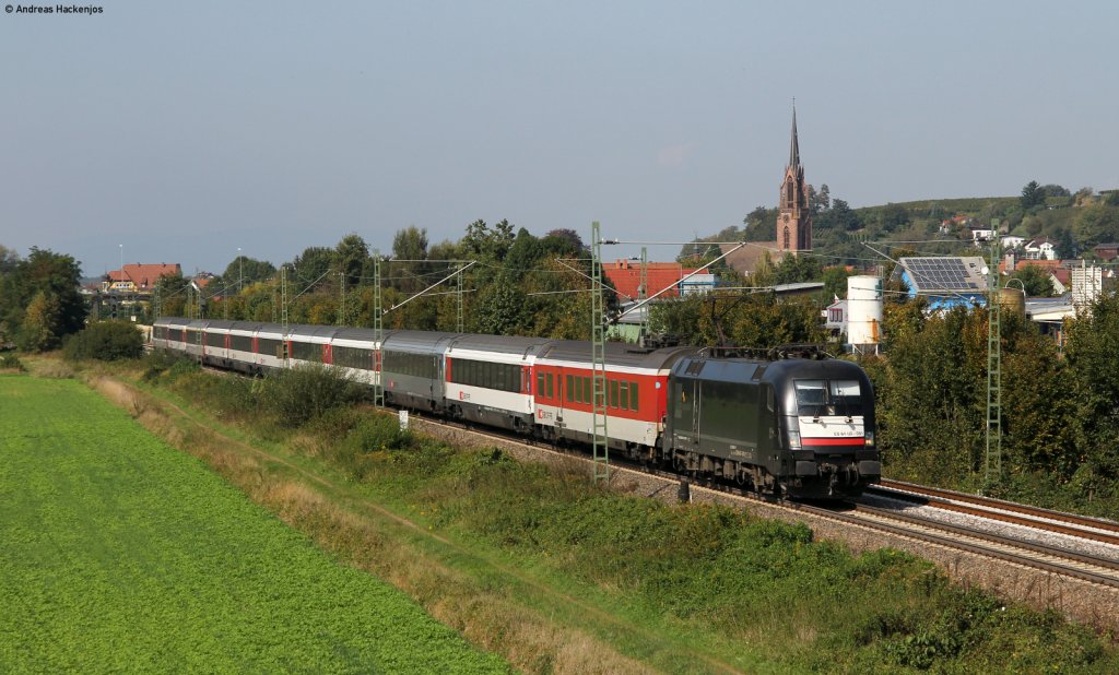 182 501-7 mit dem EC 7 (Dortmund Hbf-Chur) bei Teningen 25.9.11