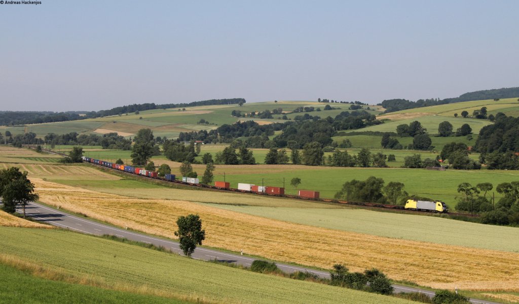 182 510-8 mit einem Containerzug bei Neukirchen 9.7.13