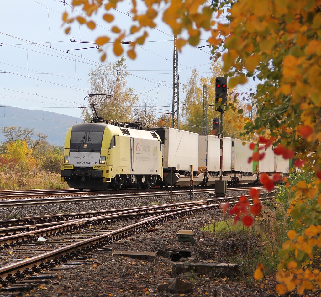 182 511 (ES 64 U2-011) mit KLV-Zug in Richtung Norden. Aufgenommen am 17.10.2012 in Eschwege West.