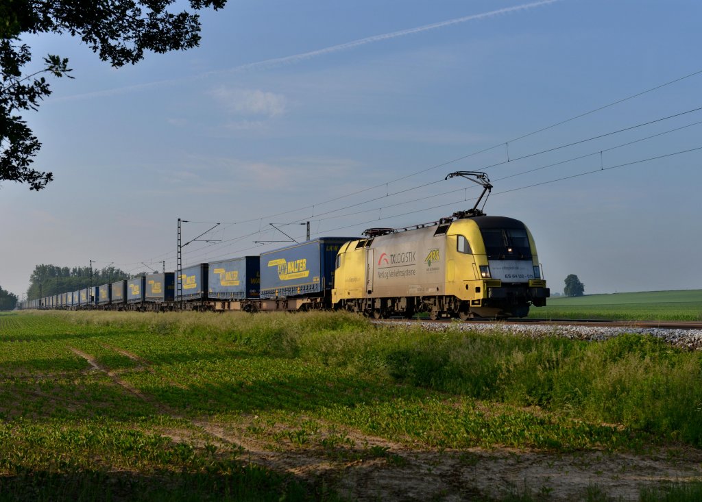 182 511 mit dem TXL-Walterzug am 08.06.2013 bei Langenisarhofen.