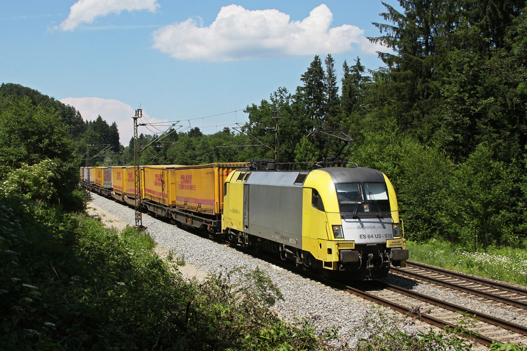 182 512 mit KLV Zug am 05.06.2011 in Aling.