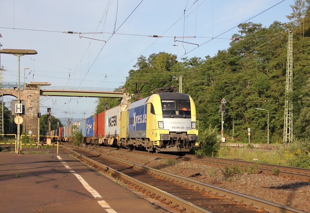 182 515-7 (ES 64 U2-015) mit Containerzug in Fahrtrichtung Norden durch Eichenberg. Aufgenommen am 23.06.2011.