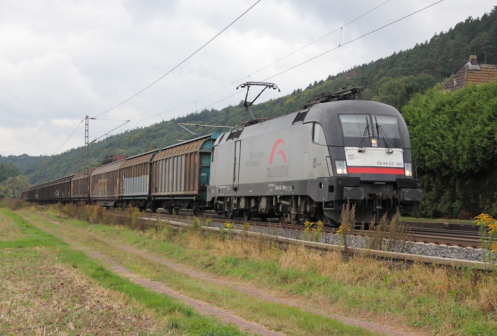 182 529-8 (ES 64 U2-029) mit H-Wagenzug in Fahrtrichtung Norden. Aufgenommen am 15.09.2012 in Ludwigsau-Friedlos.
