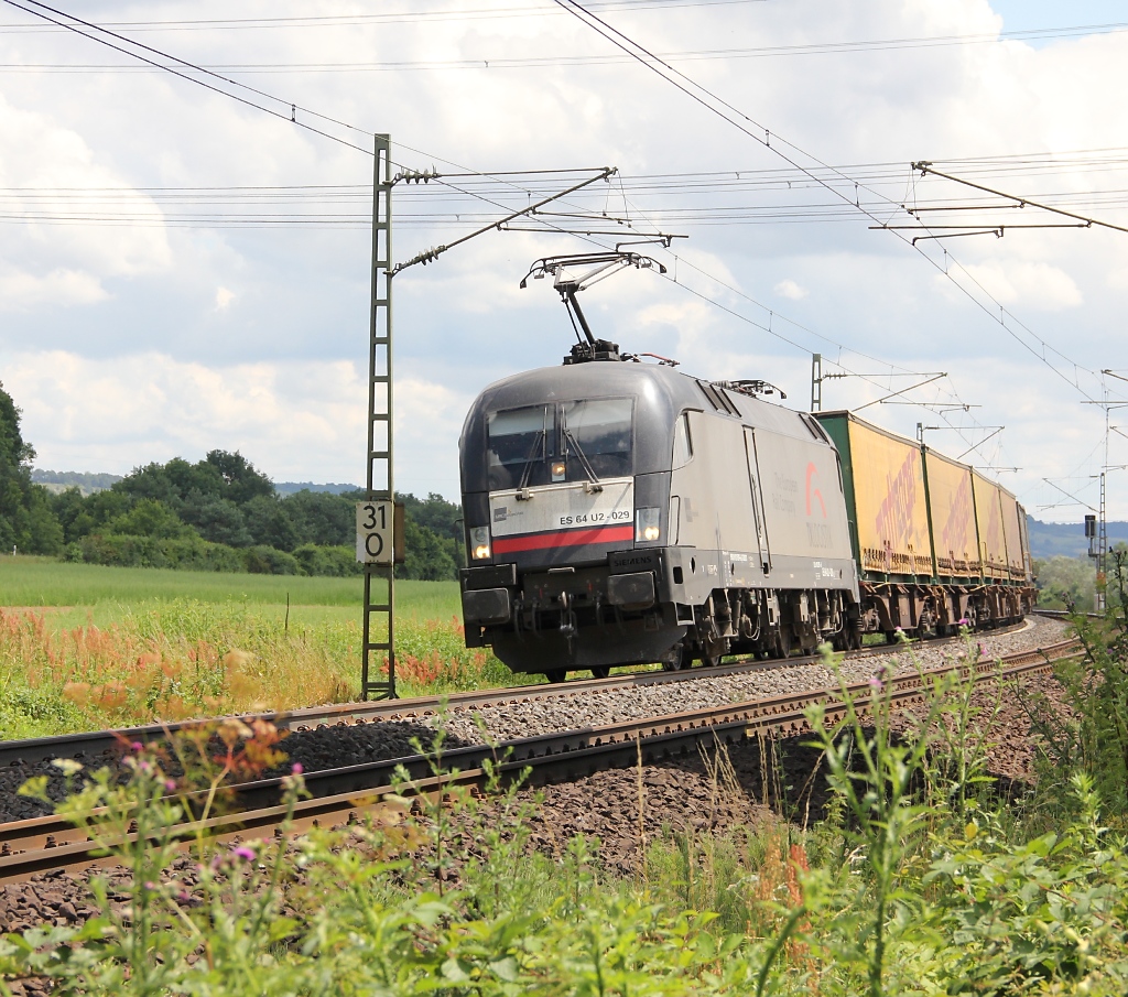 182 529 (ES 64 U2-029) mit KLV-Zug in Fahrtrichtung Norden. Aufgenommen am 10.07.2012 bei Harrbach.