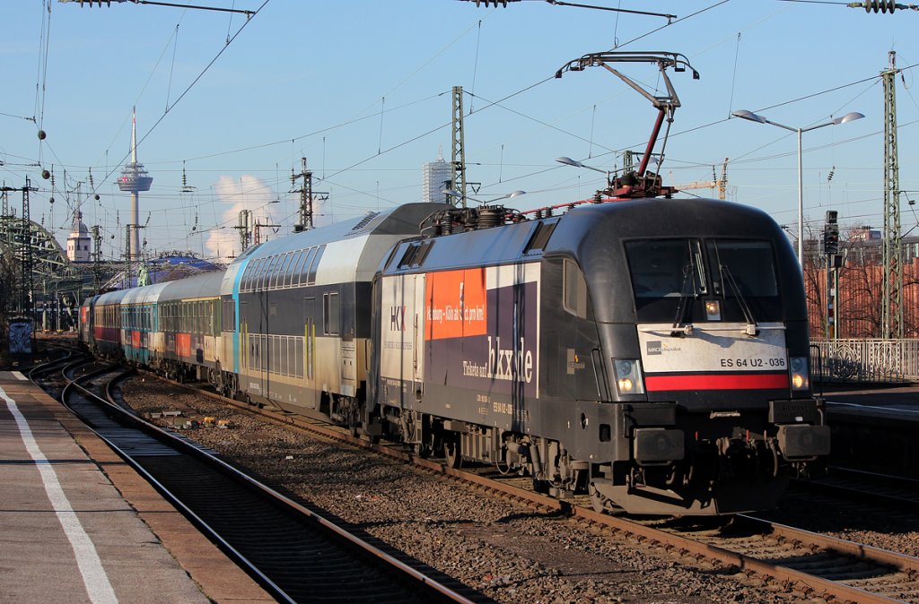 182 536 / ES 64 U2-036 am HKX 1803, am Zugschluss schiebt 182 534 / ES 64 U2-034