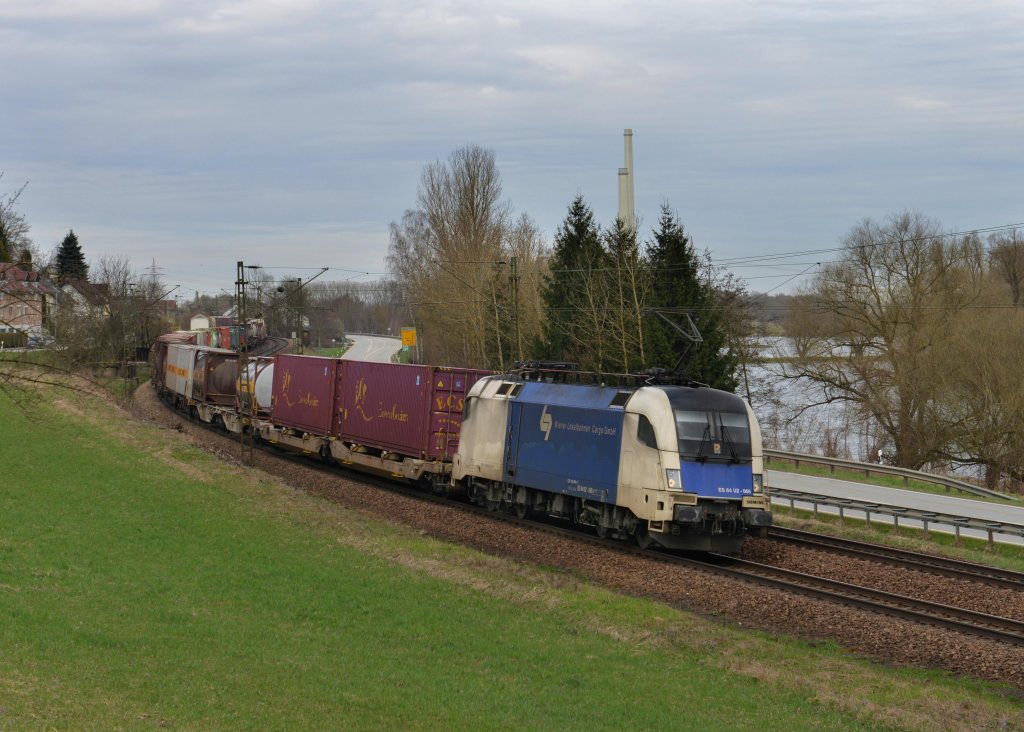 182 566 mit einem KLV am 14.04.2013 bei Pleinting.