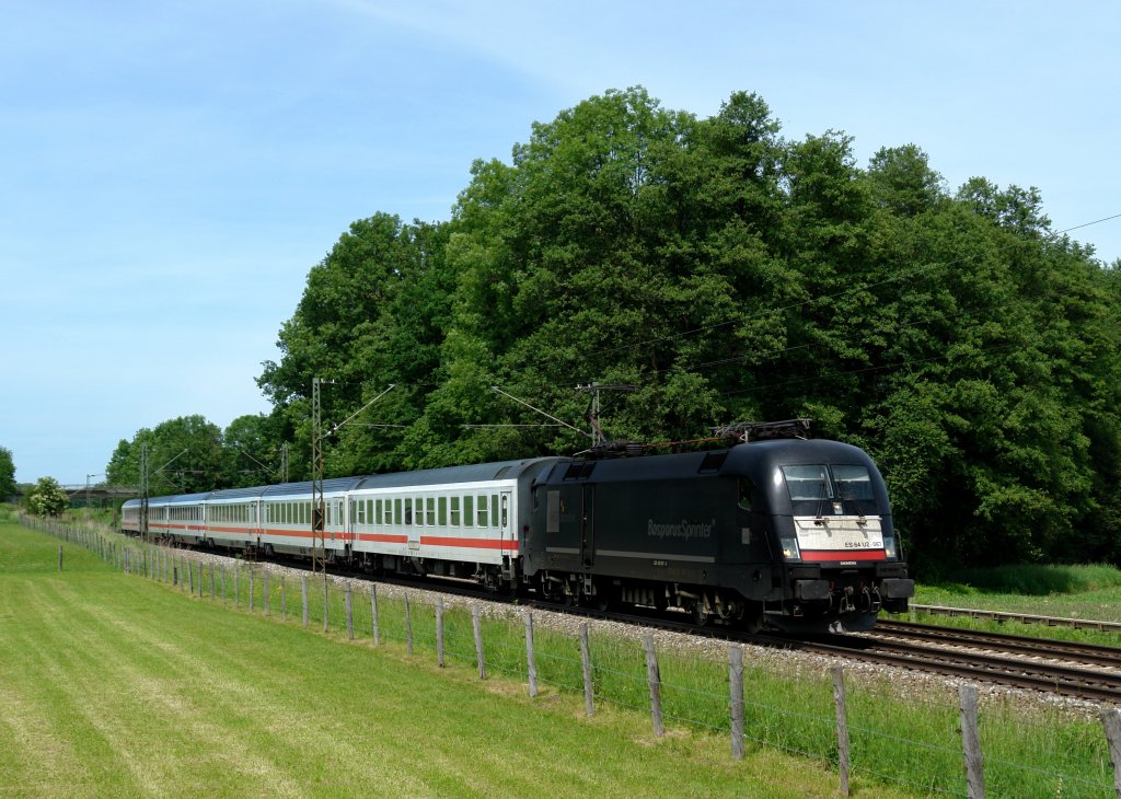 182 567 mit IC 2083  Knigssee  von Hamburg nach Berchdesgarden am 29.05.2011 unterwegs am B Vogl.