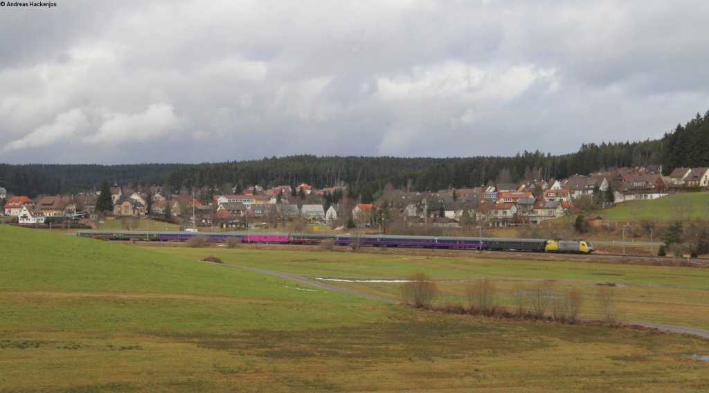 182 596-7 mit dem DPE 79751 (Mannheim Hbf-Konstanz) bei Peterzell 26.12.12
