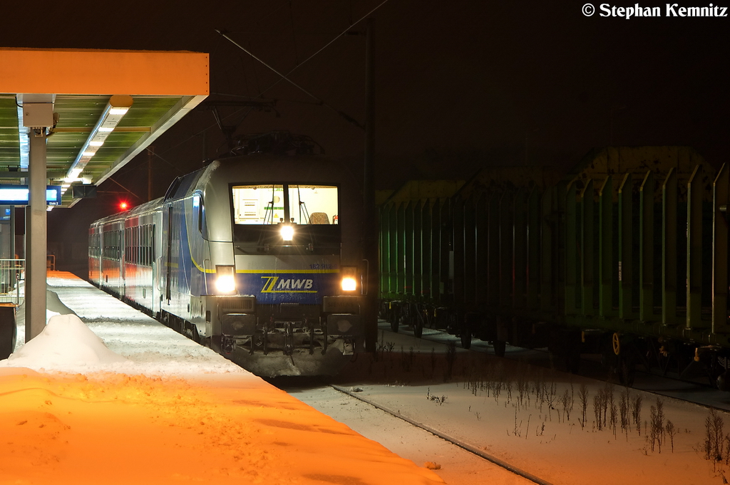 182 912-6 MWB - Mittelweserbahn GmbH fr ODEG - Ostdeutsche Eisenbahn GmbH mit dem RE4 (RE 37322) von Ludwigsfelde nach Rathenow in Rathenow. 09.12.2012
