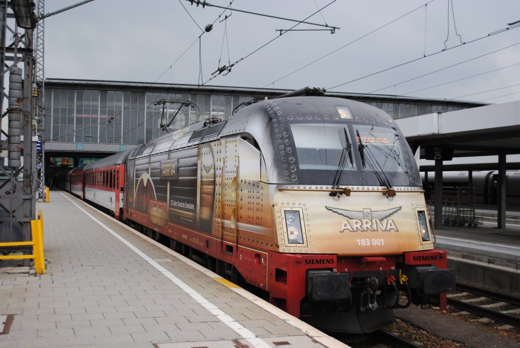 183 001 am 09.06.11 in Mnchen Hf zur Abfahrt nach Prag .