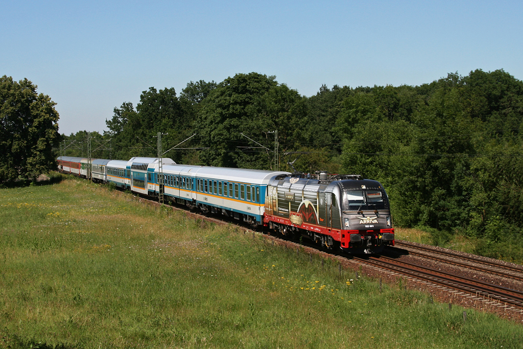 183 001 mit Alex 354 am 09.07.2010 bei Feldmoching.