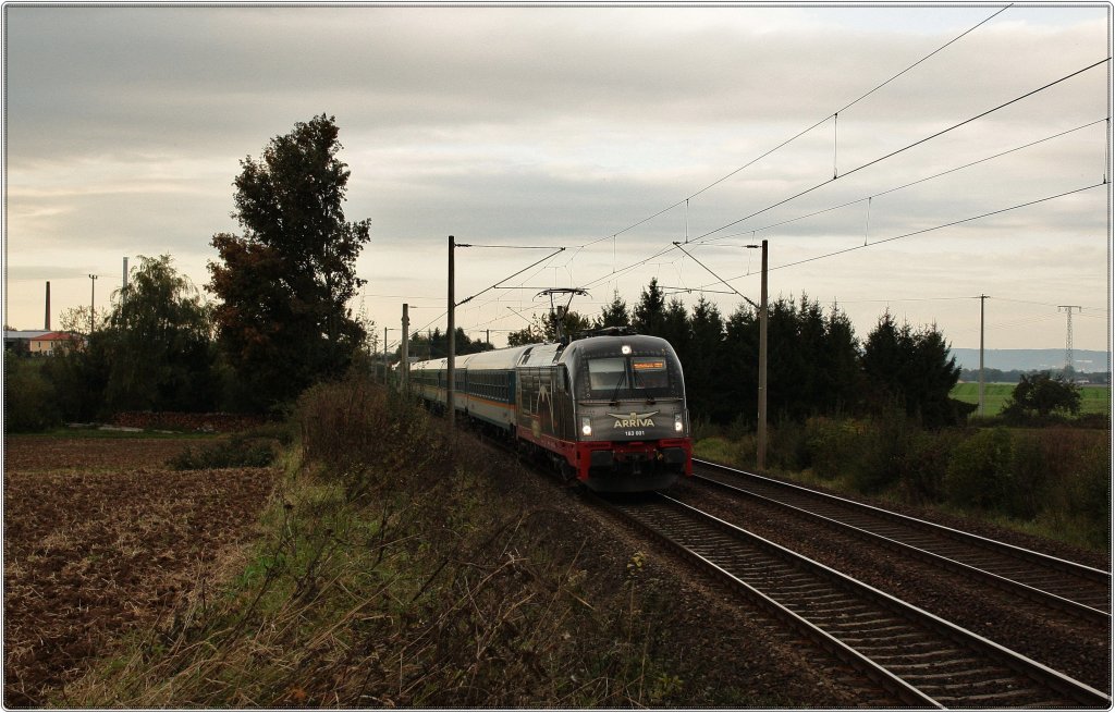 183 001 wieder zurck mit ALX gen Mnchen am 29.09.2010 in Kfering.