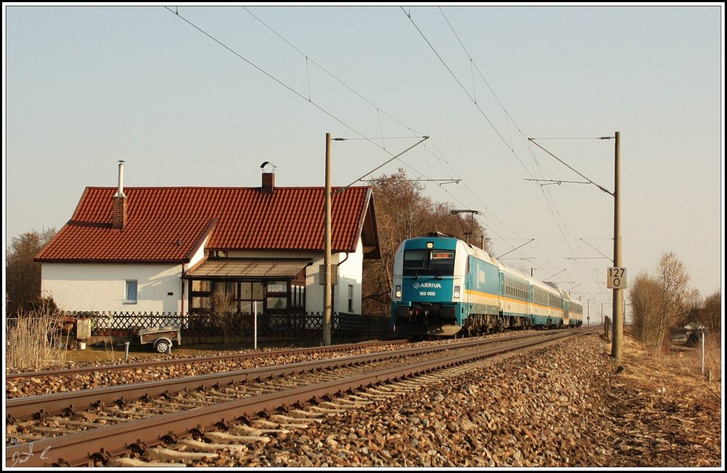 183 002 mit ALX von M�nchen Hbf nach Hof in K�fering. (08.03.2011)