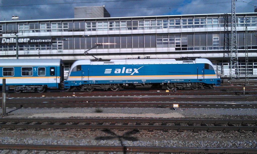 183 002 rangiert am 02.11.2012 in Regensburg Hbf. 