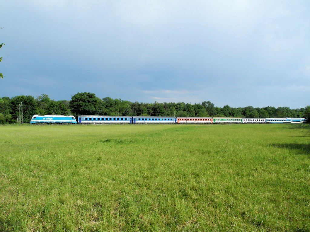 183 003 am 26.05.11 mit dem Alx nach Prag bei M�nchen-Feldmoching