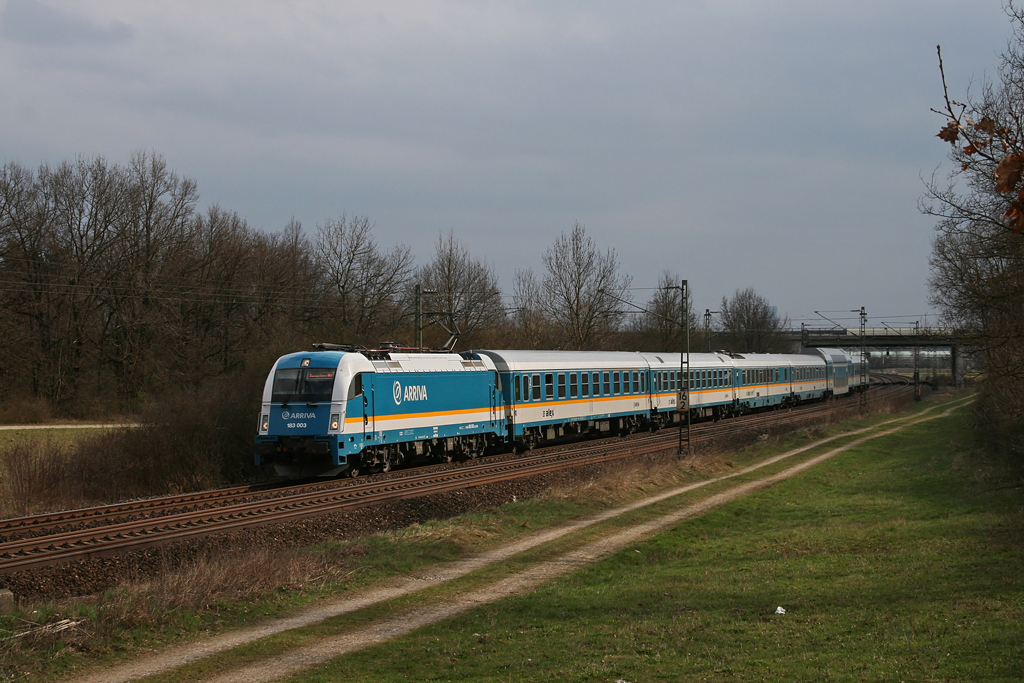 183 003 mit Alex 87026 am 10.04.2010 bei Feldmoching.