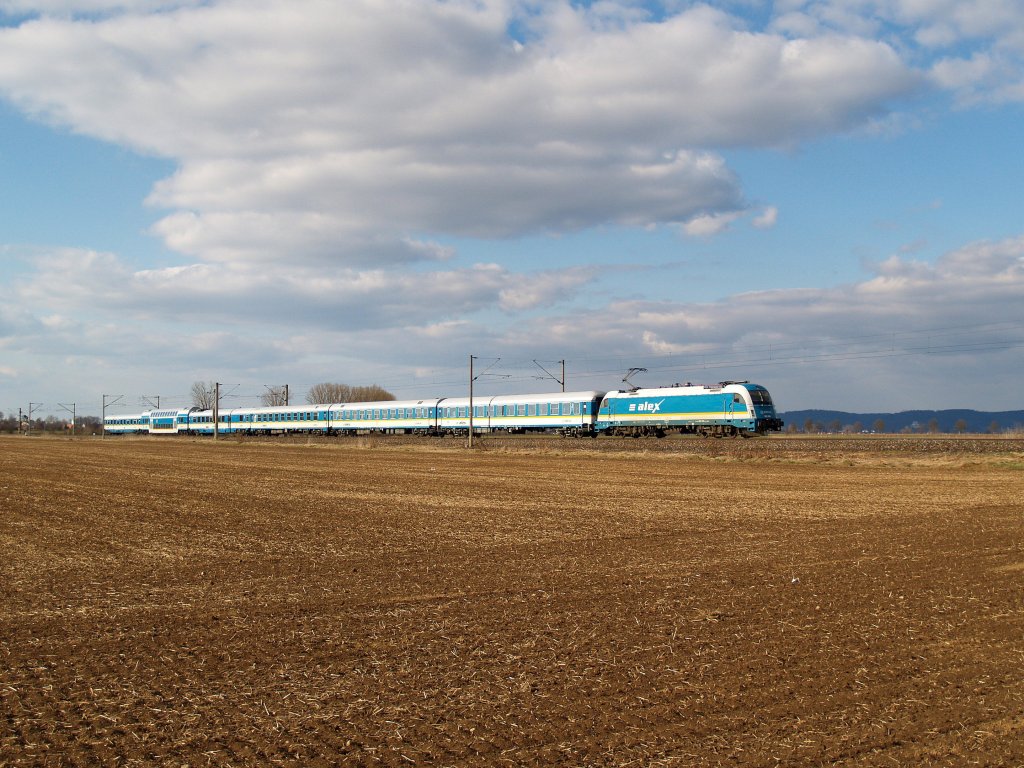 183 005 am 20.03.2011 unterwegs bei Kfering