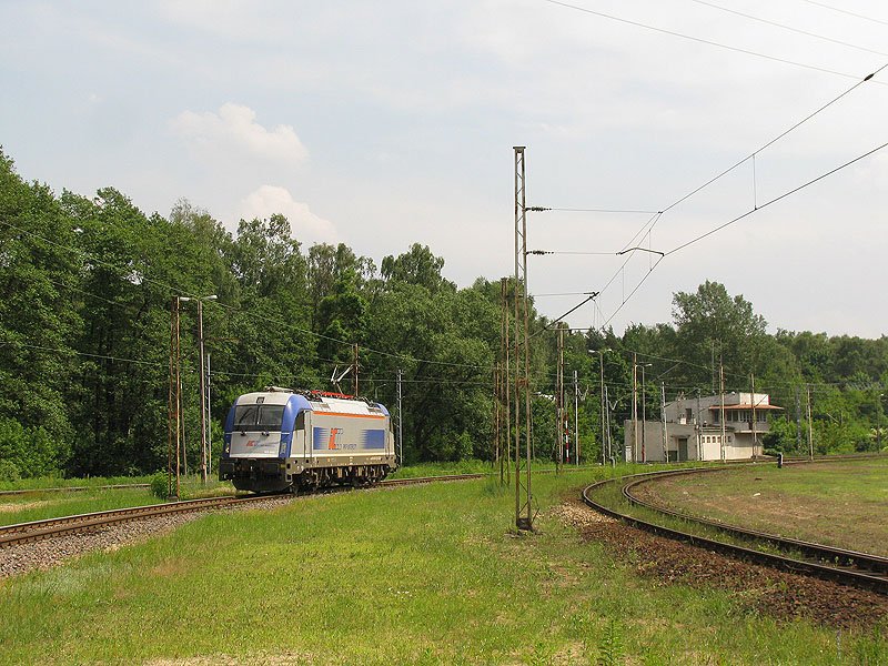 183-603 erreicht im Kurzen den Betriebshof von PKP Intercity. (Warszawa Olszynka, 10.06.2010)