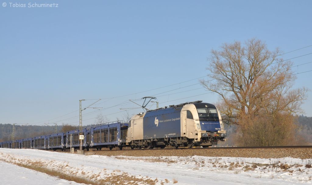 183 705 von WLC mit leerem Autozug am 11.02.2012 bei Plling