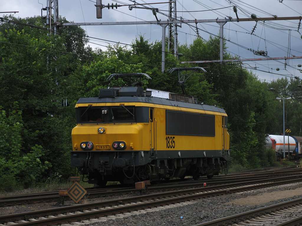 1835 (ehemalige NS 1635/1835) der Bentheimer Eisenbahn AG in die Nhe von Bahnhof Bentheim am 12-7-2012.