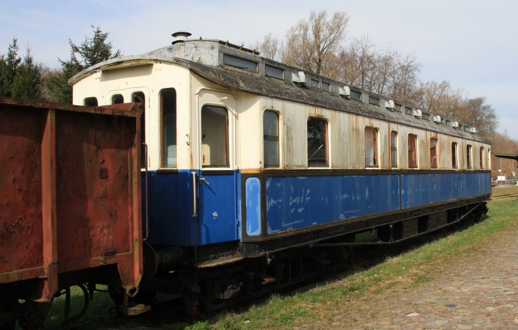 18.4.2013 Seebad Ahlbeck. Historischer Wagen. 