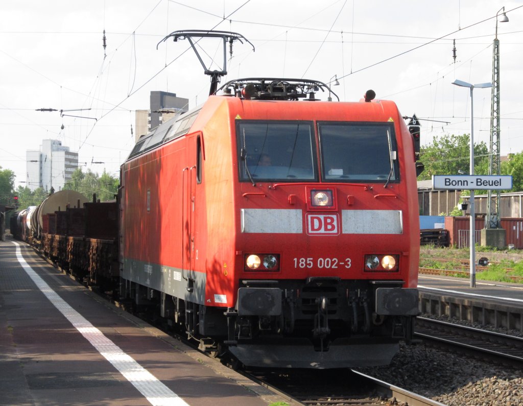 185 002-3 am 14.5.2011 durch Bonn-Beuel.