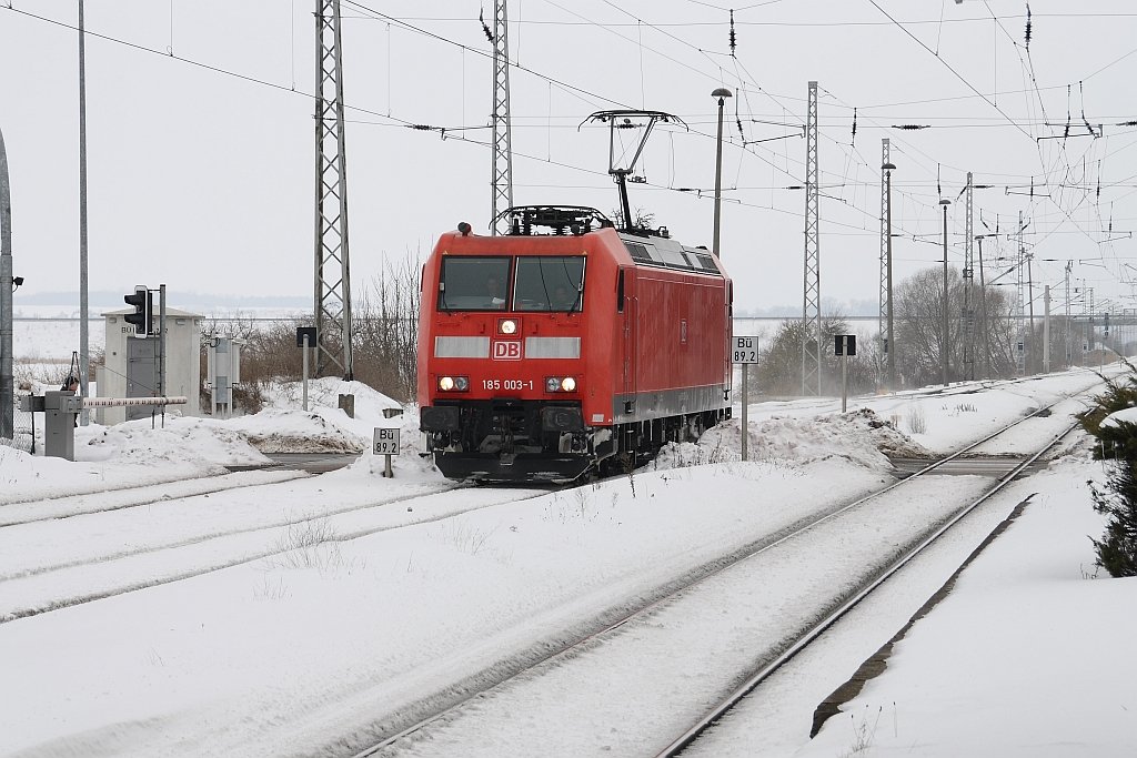 185 003-1 am 15.02.2010 in Passow auf dem Weg nach Stendell