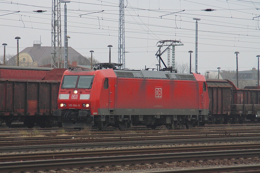 185 004 rollt am 20.11.2010 durch Angermnde