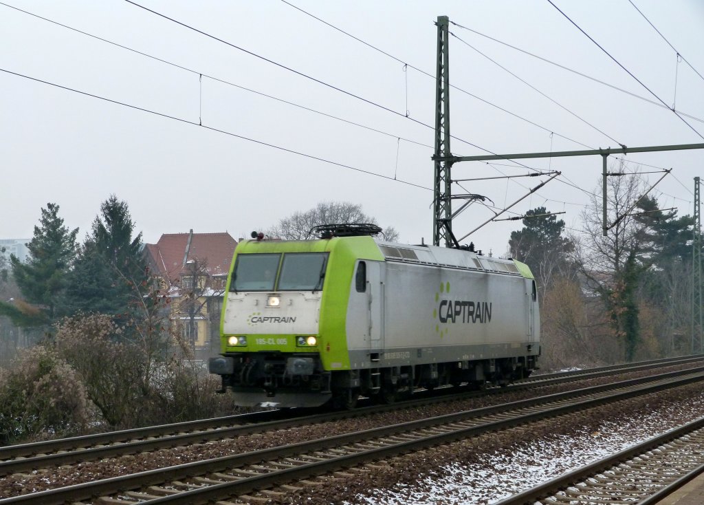 185 005 der Captrain durchfhrt bei nichtgrade besten Fotografierverhltnissen Dresden Strehlen am 20.01.13