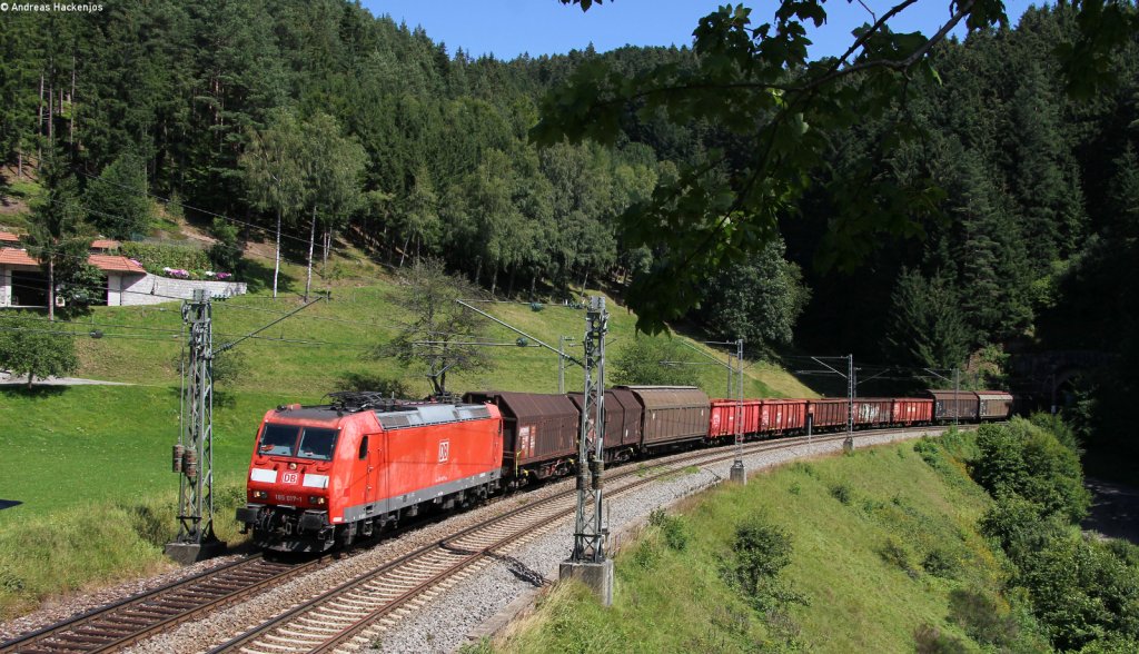 185 017-1 mit dem EK 55834 (Villingen(Schwarzw)-Offenburg Gbf) bei Nubach 30.7.12