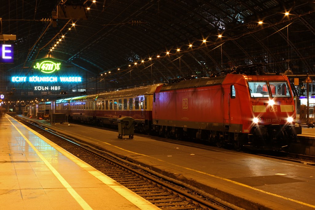 185 037-9 am IC2417 .........., Kln Hbf am 04.03.2012