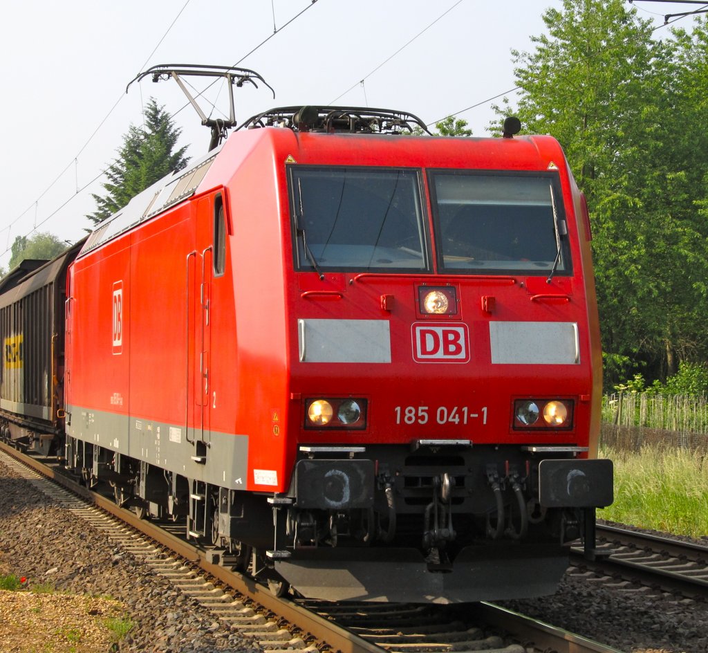 185 041-1 am 21.5.2011 bei Unkel.
