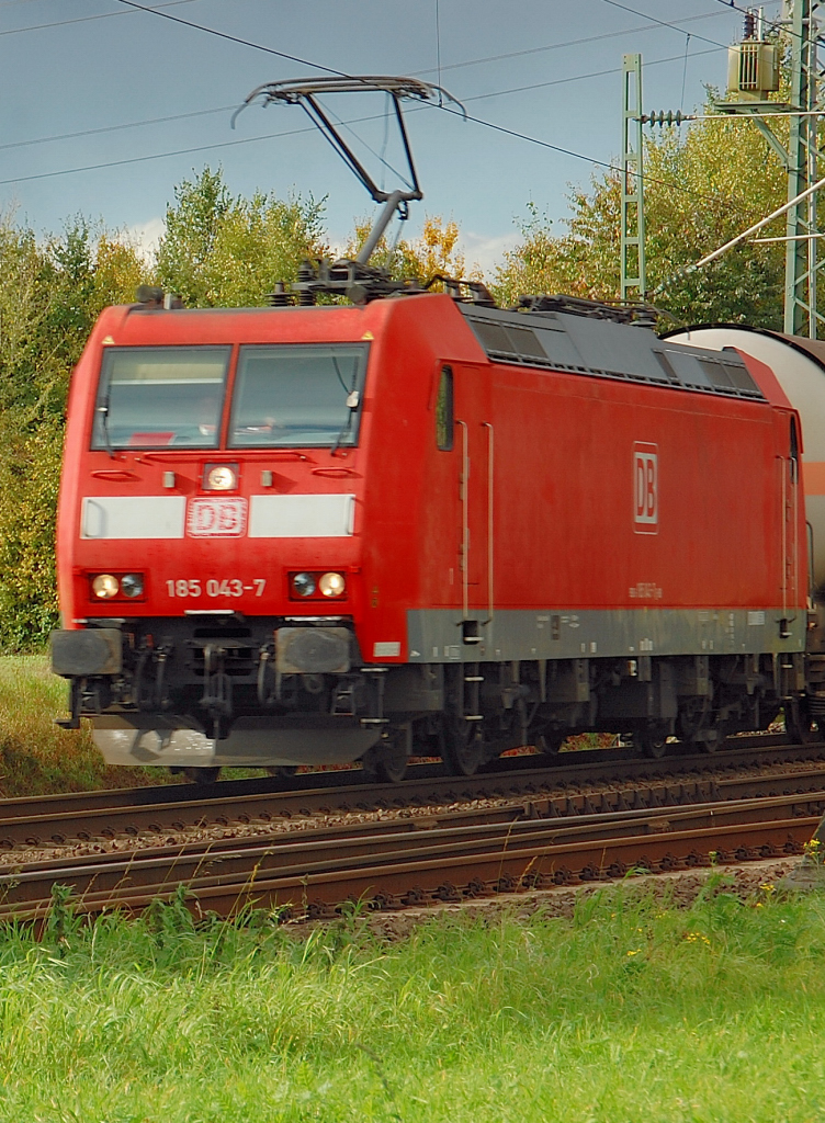 185 043-7 in Nievenheim.