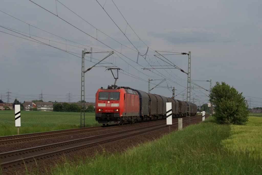 185 047-8 mit einem Gterzug in Neuss-Allerheiligen am 29.05.10