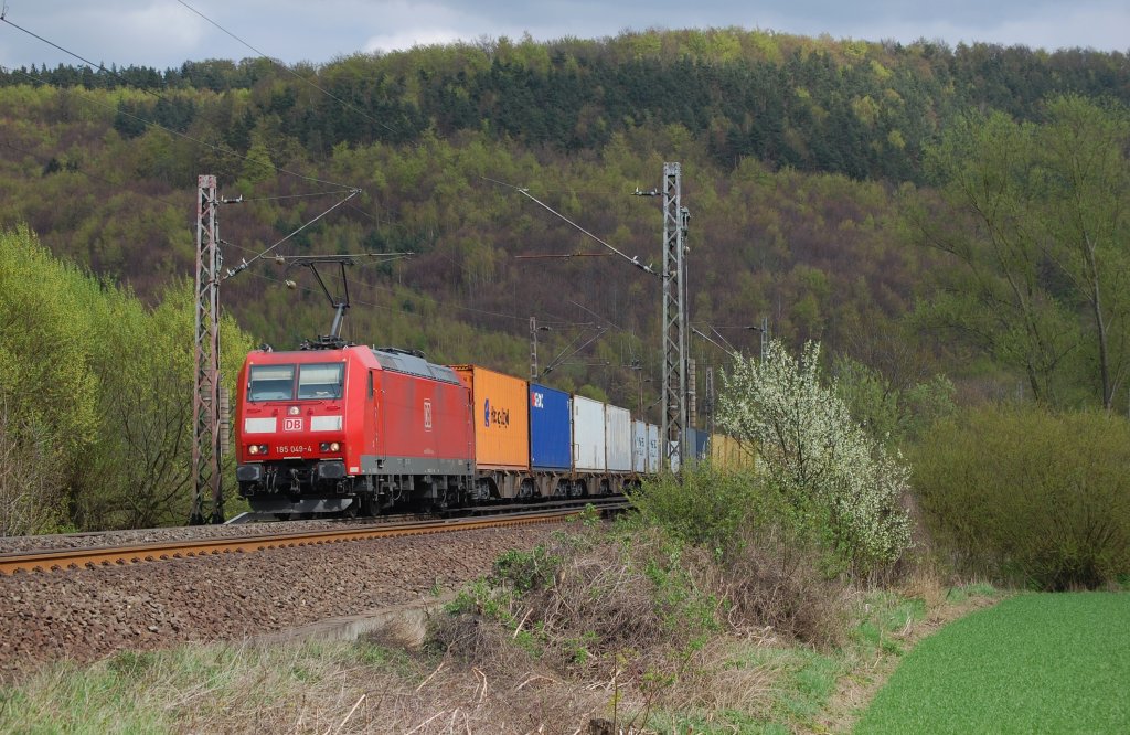 185 049 mit TEC 98900 Wien Freudenau Hafen - Maschen Rbf, am 16.04.2011 bei Freden