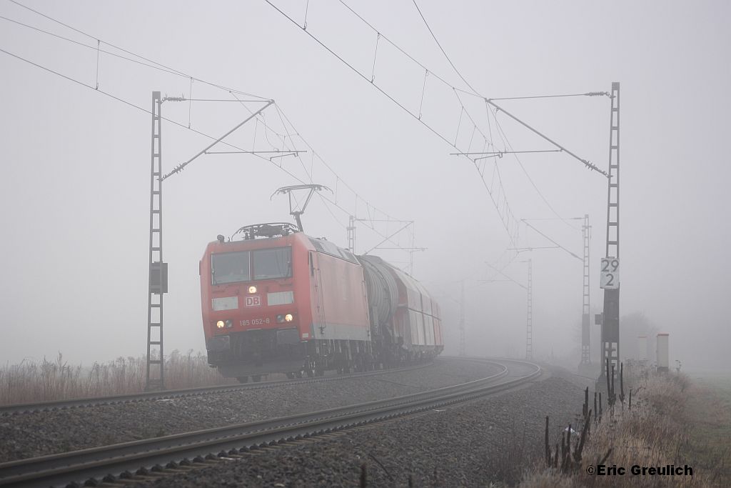 185 052 am 15.01.2012 bei Hohnhorst.