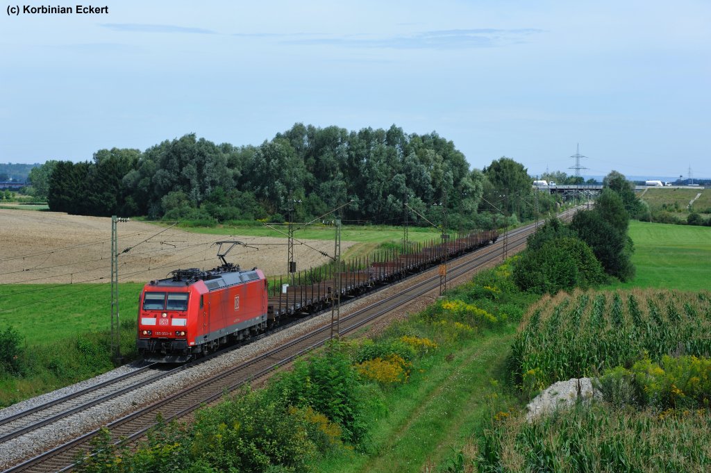 185 053-6 mit Rungenwagen Richtung Augsburg kurz vor Langweid (Lech), 11.08.2011