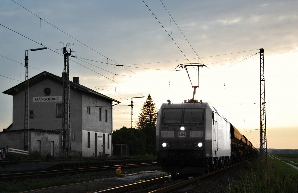 185 057 mit einem Mischer durch Mangolding am 14.08.2010 in einer etwas anderen Bearbeitung. 