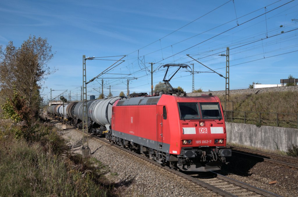 185 062 am 17.10.12 bei Waldtrudering/Mnchen