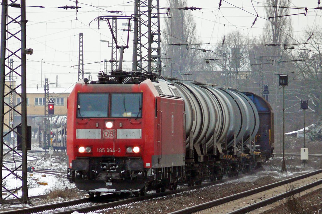 185 064-3 in Duisburg-Bissingheim 13.2.2010