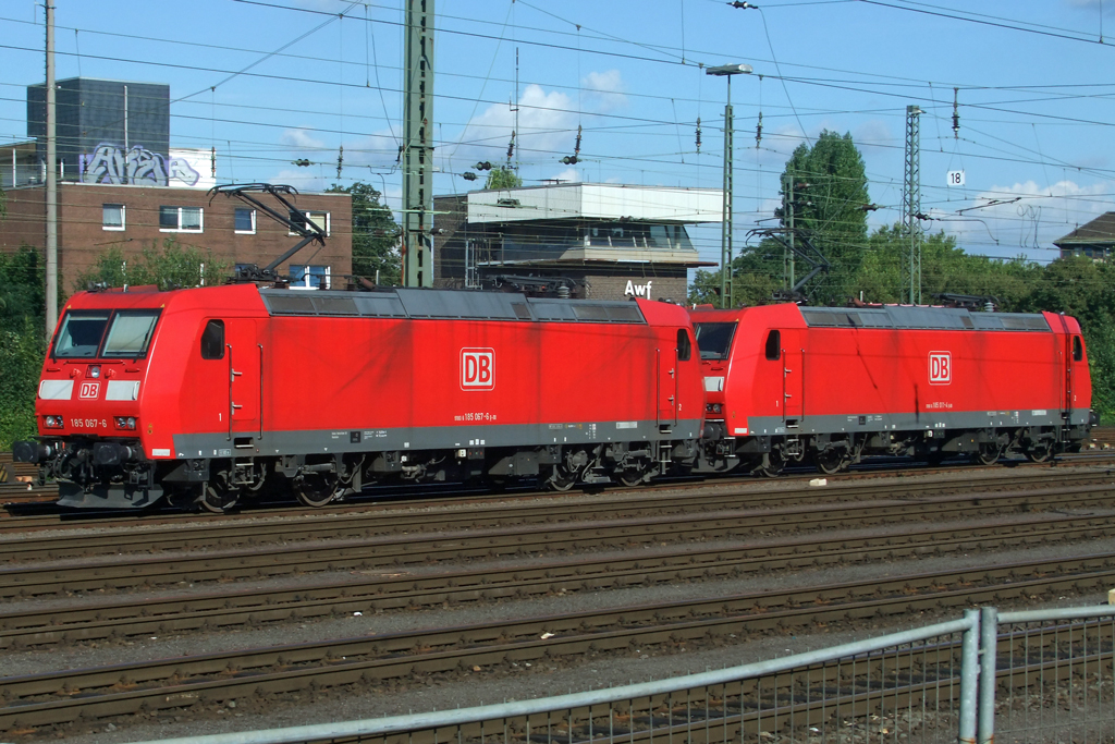 185 067-6 und 185 011-4 in Aachen-West 31.8.2010