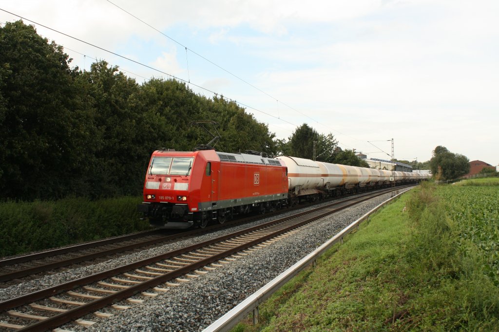 185 079-1 zieht am 08.09.10 einen Gaskesselwagenzug durch Erkelenz Sd
Richtung Aachen vsl. weiter nach Antwerpen