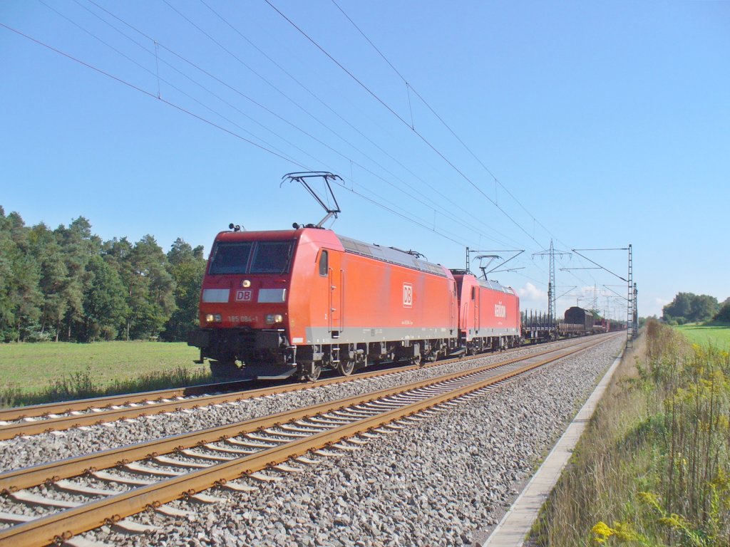 185 084-1 und 185 233-4 ziehen einen gemischten G�terzug am 15.09.2011 bei Landstuhl in Richtung Homburg (Saar)  
