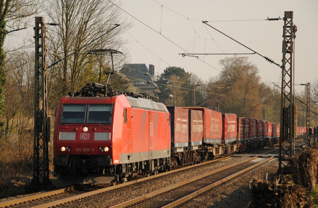 185 086-6 mit dem  Winner  in Solingen am 29.03.2011