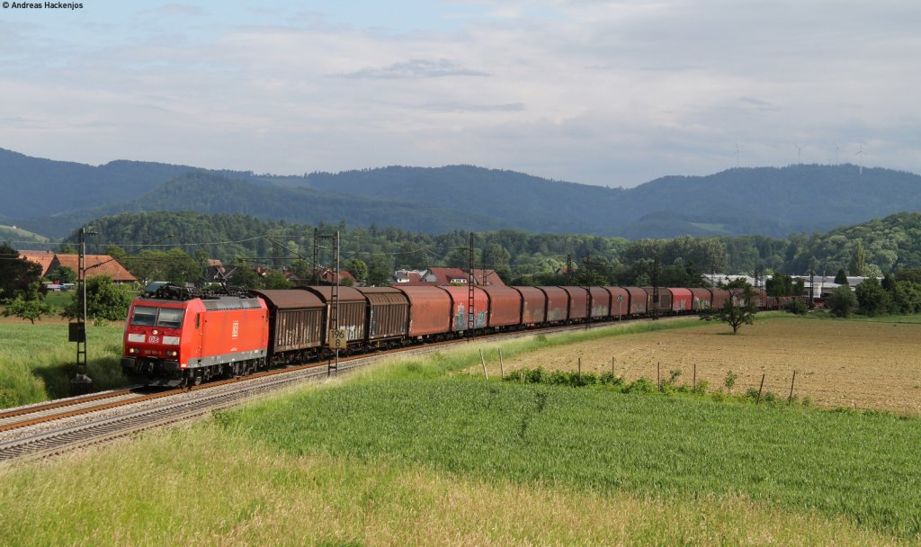 185 101-3 mit einem Mischer Bei Kollmarsreute 27.5.12