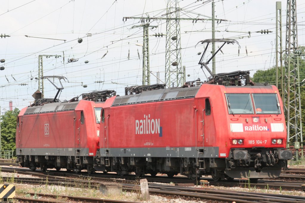 185 104 + 185 133 am 24.07.10 in Basel Bad. Bf auf dem Weg nach Muttenz um einen Zug nach DFeutschland zu hohlen.
