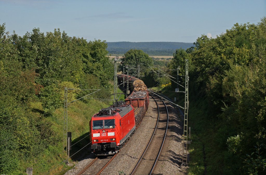 185 112-0 mit EZ 44689 Kornwestheim Rbf - Zrich-Limmattal zwischen Mhlhausen und Singen. 29.08.12