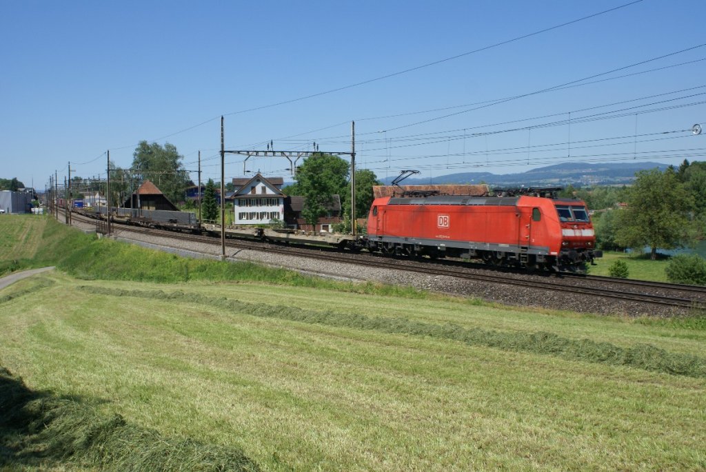 185 114-6 verl�sst am 5.6.10 Sins in Richtung Rotkreuz.