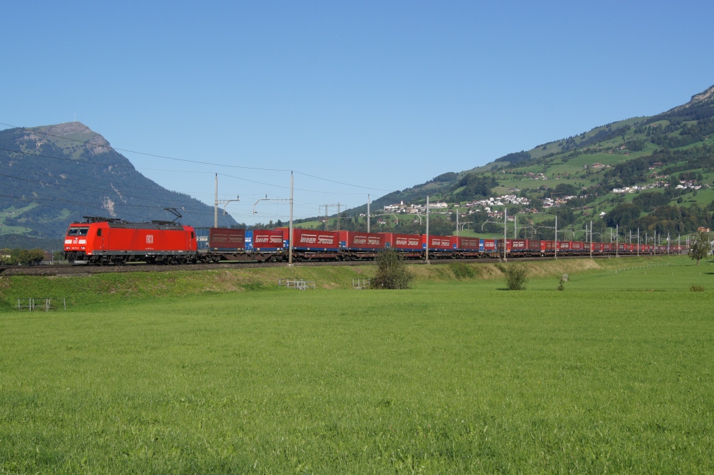185 117-9 verl�sst am 10.9.11 mit dem Winner-Zug Steinen.