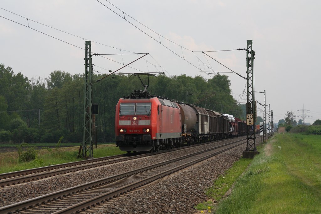 185 119 mit Gz in Richtung Frankfurt(Main).Am 08.05.10 in Lampertheim.